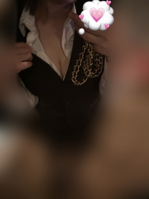 鳥取県米子市皆生温泉のソープランド azule（ア・ズール）の写メ日記　隙間から見える👀おっ○い画像